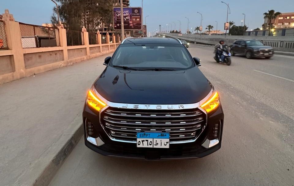 تاكسي مطار القاهرة ليموزين المطار 01060296243